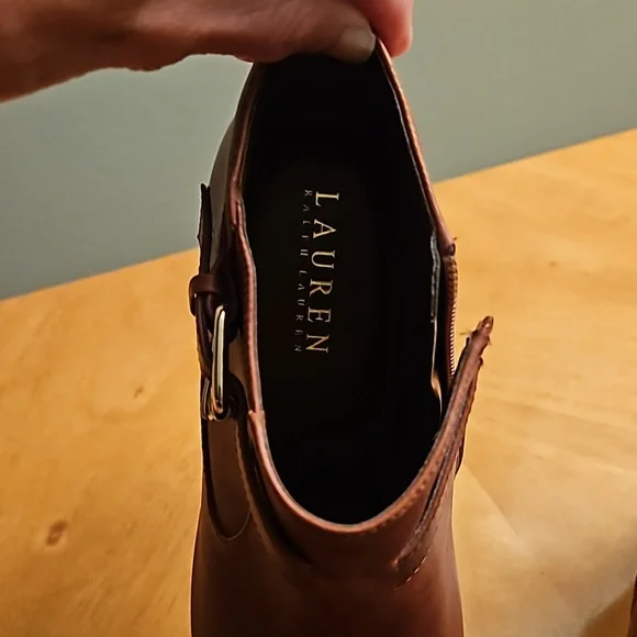 Designer Leather Booties! NWOT. Gorgeous Autumn caramel color. Size 7 1/2 - Picture 3 of 8